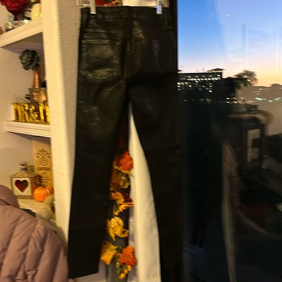 Good American Mid/Hig-rise Sexy Coated Black Skinny Stretch size 4 / 27 - Picture 8 of 12